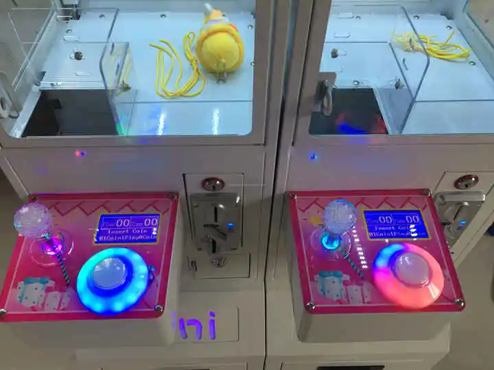 Mini Coin-Operated Mega Small  - огляд і ціна Arcade Toy Vending Machine